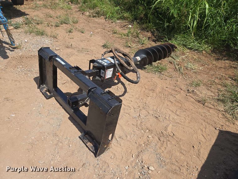 Kubota SA20 skid steer auger - EW8542