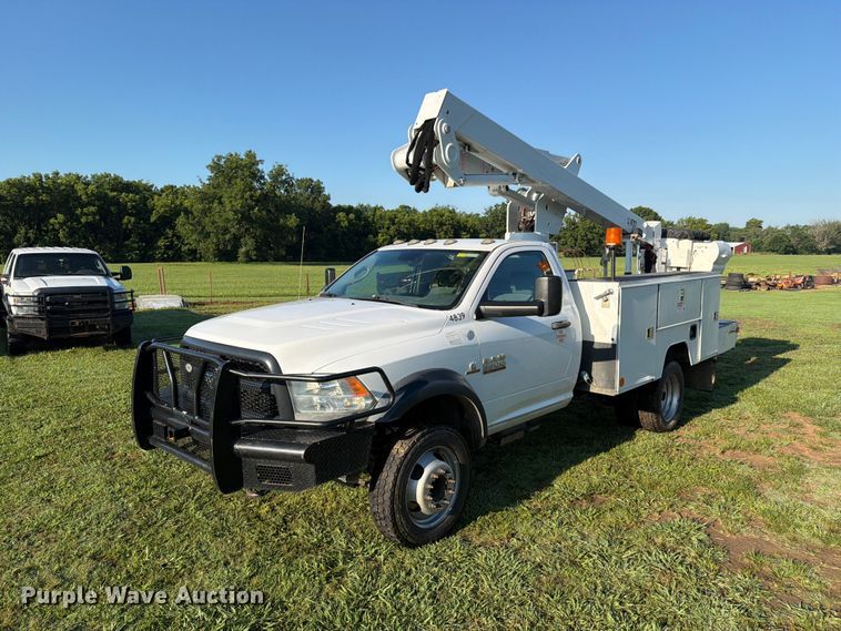 2016 RAM 5500 bucket truck - EX4041