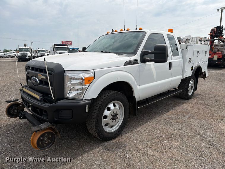 2015 Ford F250 Super Duty Ext. Cab utility bed pickup truck - FB4968