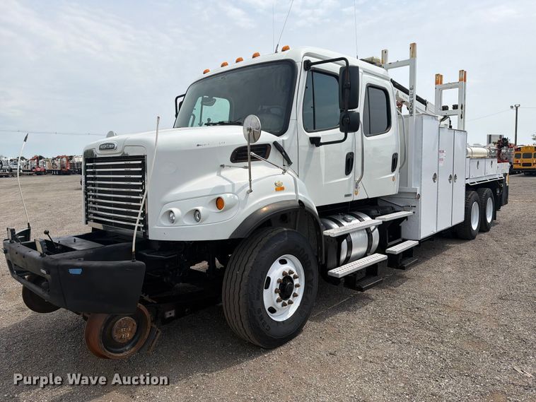 2012 Freightliner Business Class M2 Crew Cab Service Truck - FB4969