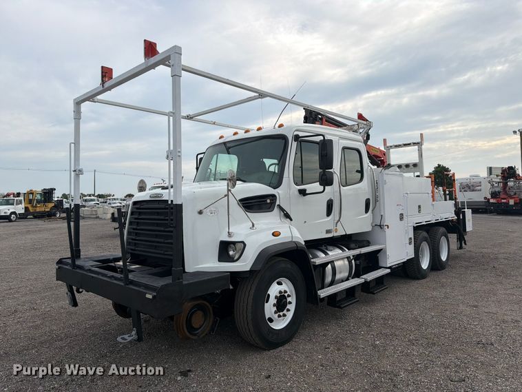 2016 Freightliner 108SD Crew Cab crane truck - FB4973