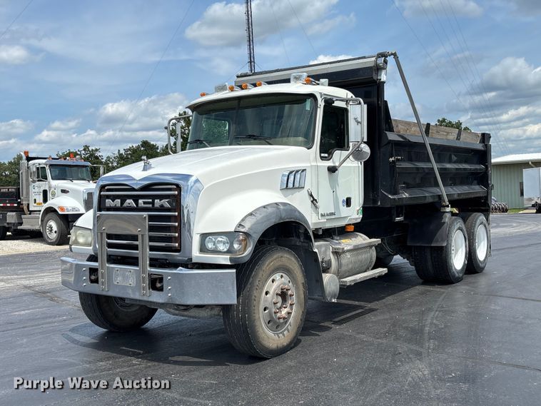 2008 Mack GU713 dump truck - FC1977