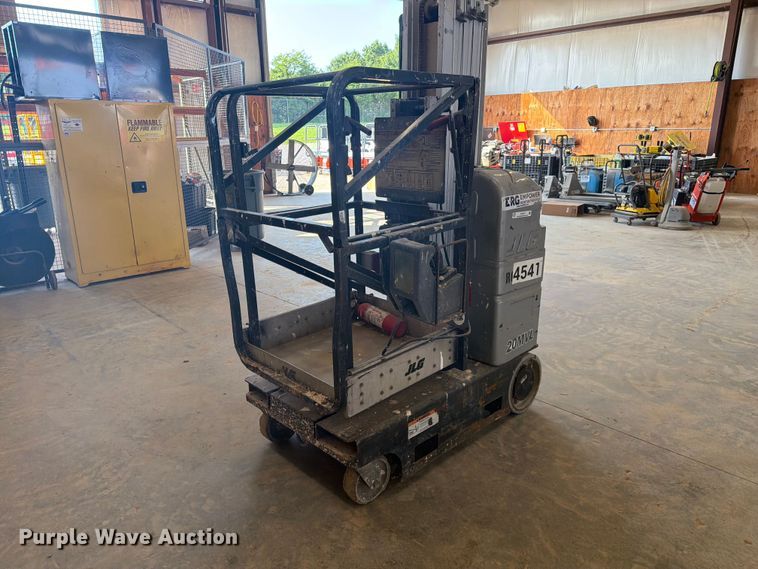 2010 JLG 20MVL vertical lift - FC3279
