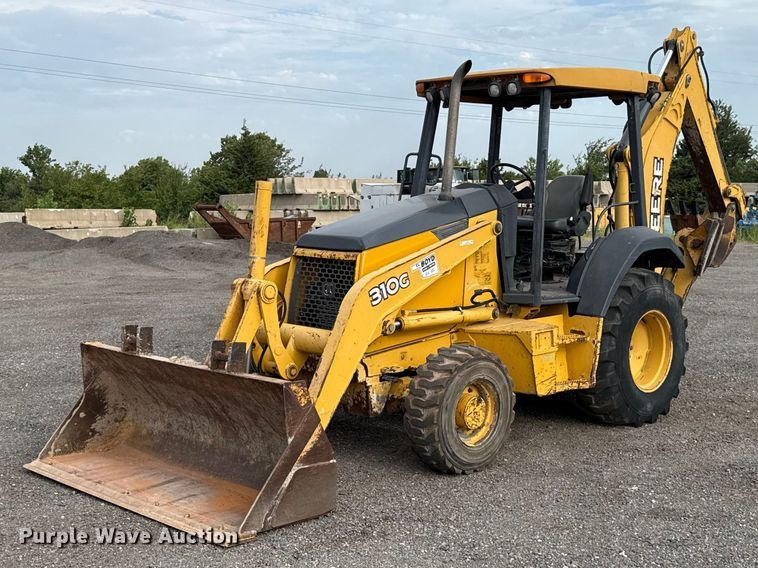 John Deere 310G backhoe - FC4080