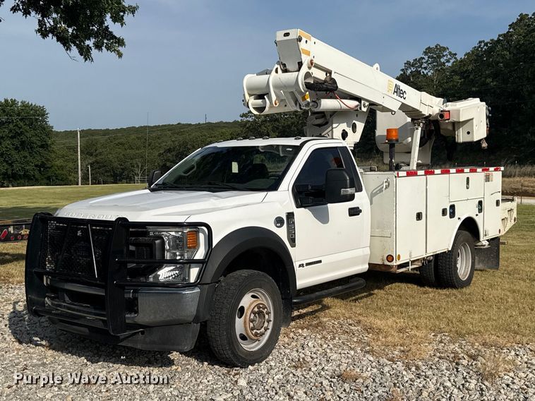 2022 Ford F550 Super Duty bucket truck - FC4116