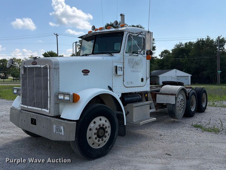 1993 Peterbilt 357 semi truck - FH6179