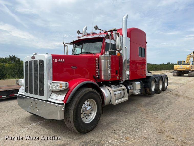 2018 Peterbilt 389 semi truck - FI0321