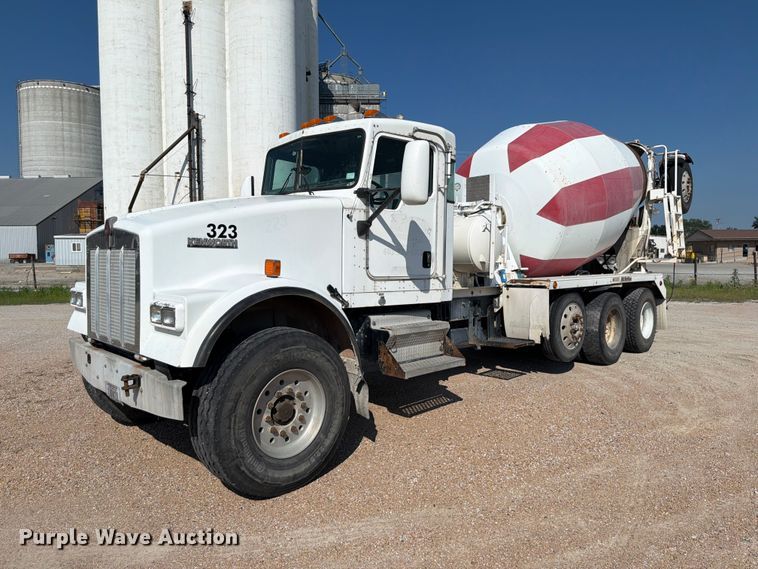 2004 Kenworth W900 ready mix truck - FK3512