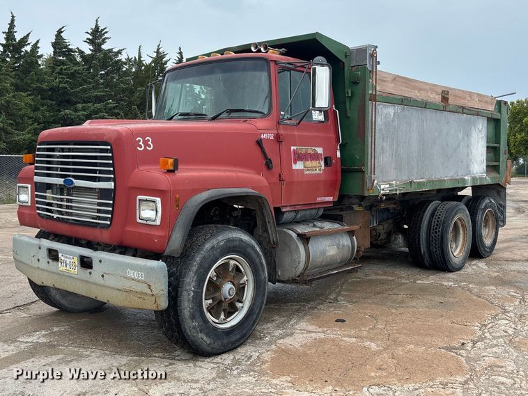 1997 Ford LT8000 dump truck - FK3524