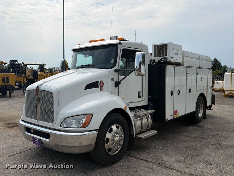 2017 Kenworth T370 utility / service truck - FK4095
