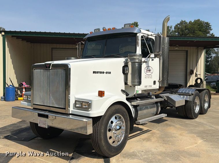 2007 Western Star 4900 semi truck - FN2020