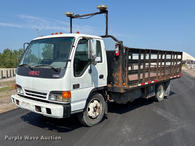 2004 GMC W5500 flatbed truck - FP3009