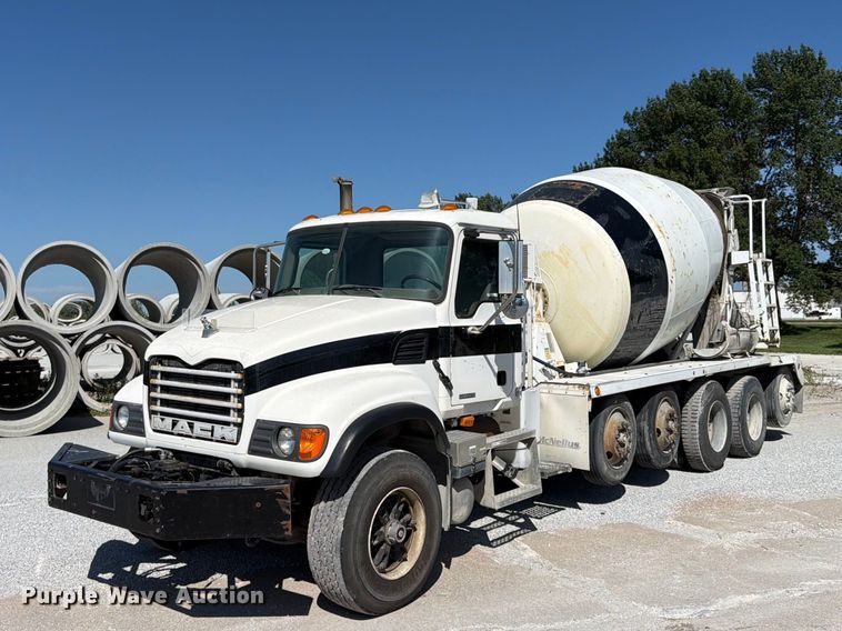 2005 Mack Granite CV713 ready mix truck - FU4500