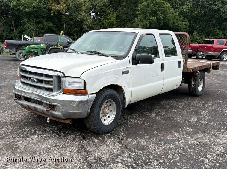 2001 Ford F250 Super Duty Crew Cab flatbed pickup truck - FU4536