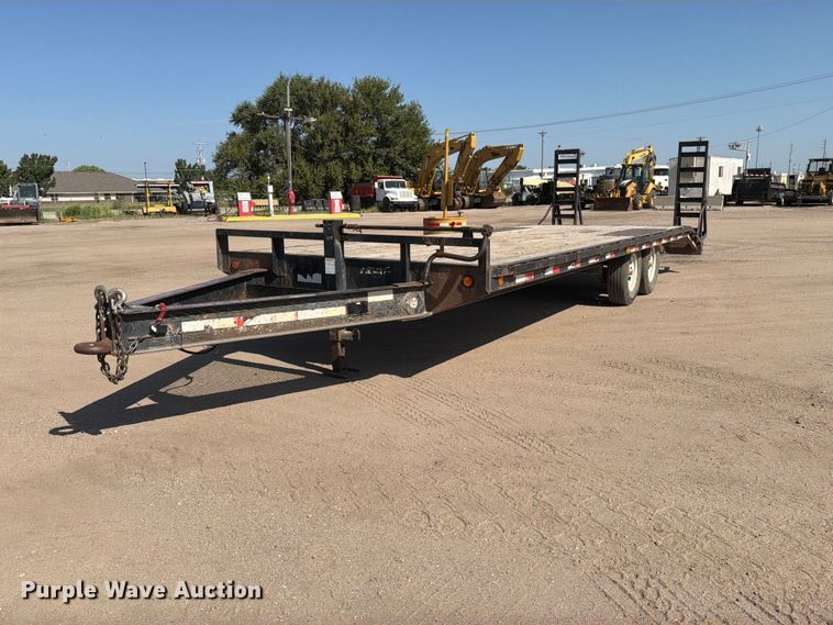 2007 PJ Trailers equipment trailer - MZ9747