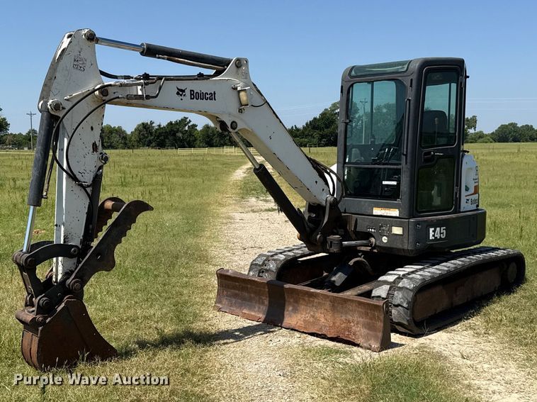 2011 Bobcat E45 mini excavator - NK9249