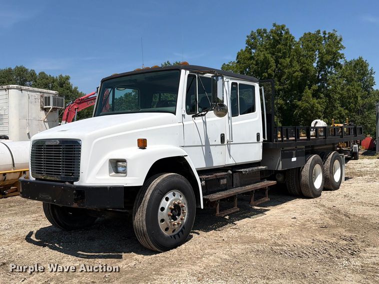 2003 Freightliner FL80 Crew Cab flatbed truck - OE9635