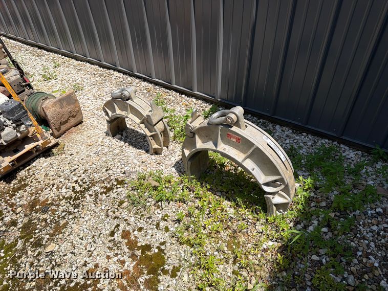 (2) pipe tongs - OE9639