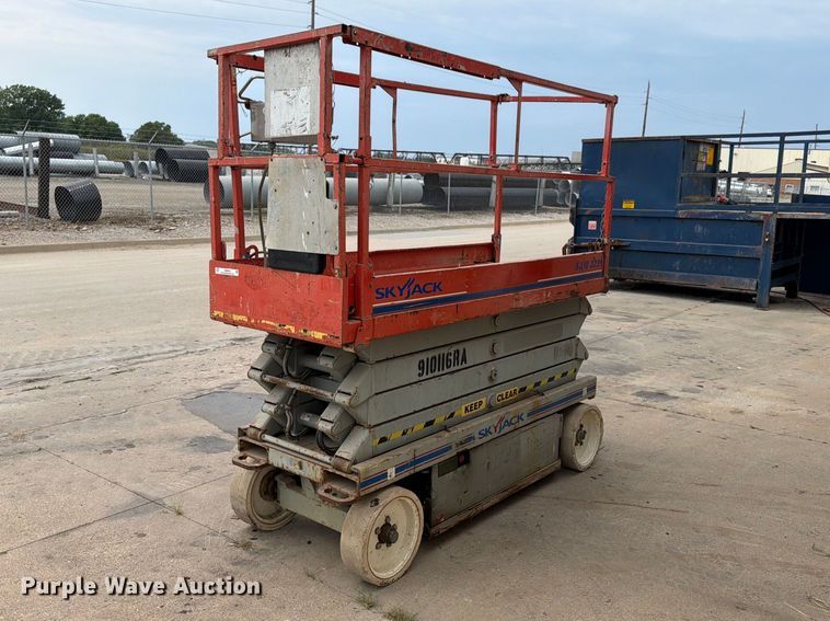 2012 Skyjack SJ 3226 scissor lift - OE9678