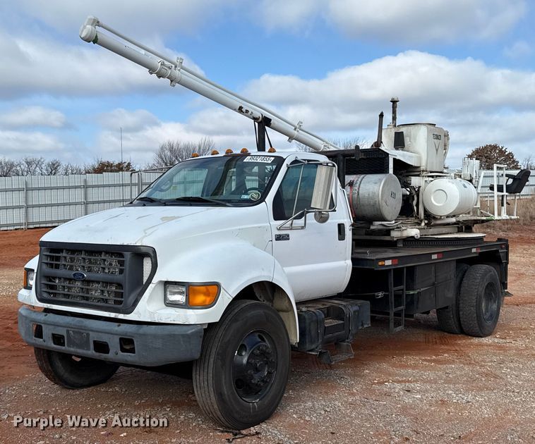 2001 Ford F750 Super Duty pressure digger truck - YA1910