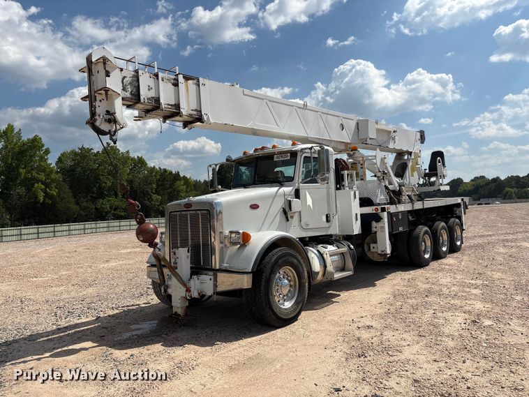 2012 Peterbilt 365 crane truck - YA2874
