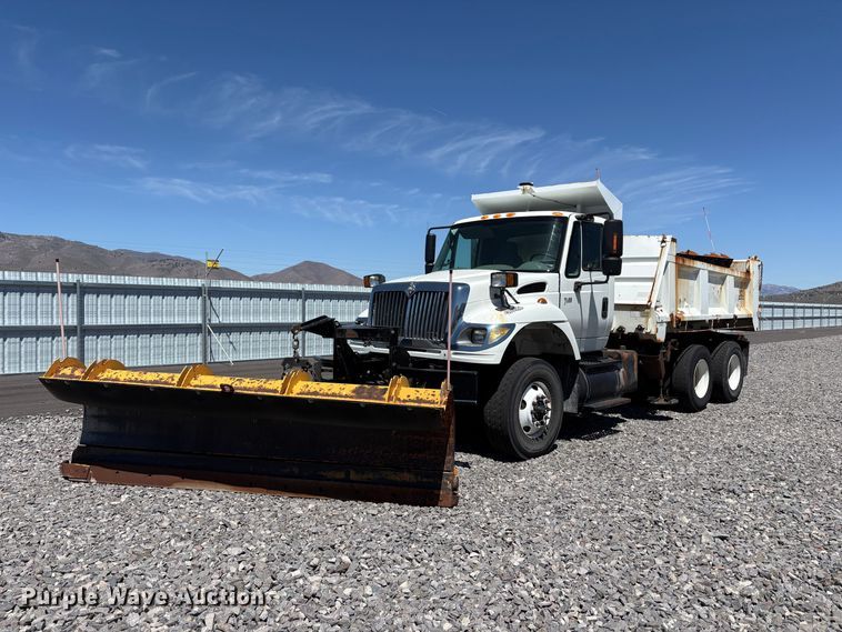 2007 International 7600 dump truck - YA2890