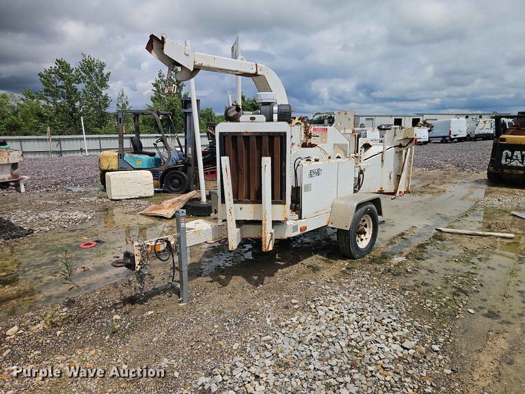 2010 Bandit 200 wood chipper - YA3401