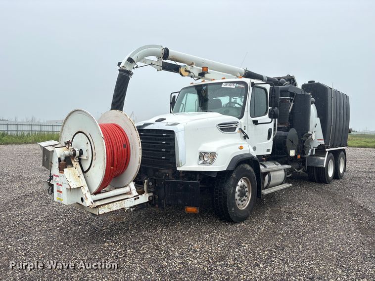 2017 Freightliner 114SD sewer jetter truck - YA4024