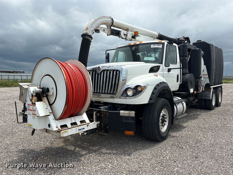 2018 International 7600 sewer jetter truck - YA4025