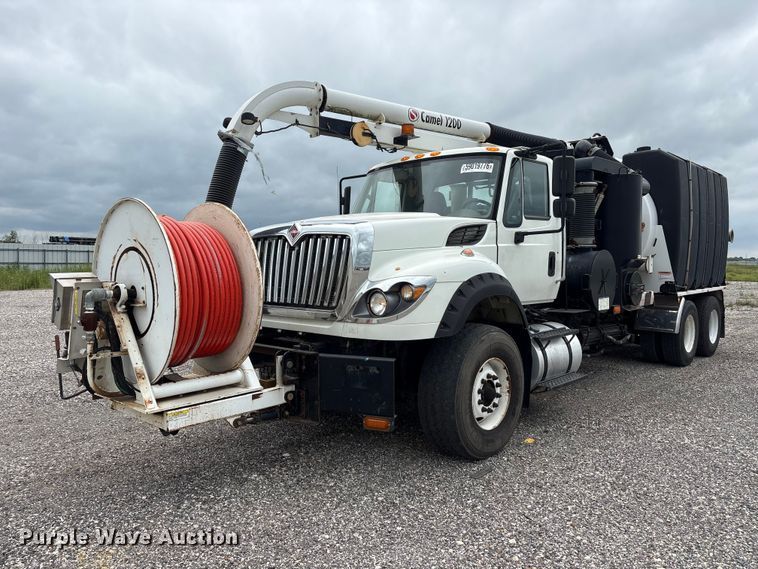 2017 International 7600 sewer jetter truck - YA4026