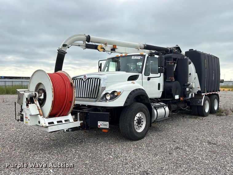 2017 International 7600 sewer jetter truck - YA4028