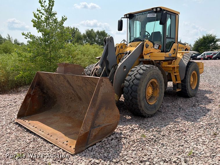2009 Volvo L90F wheel loader - YA4275