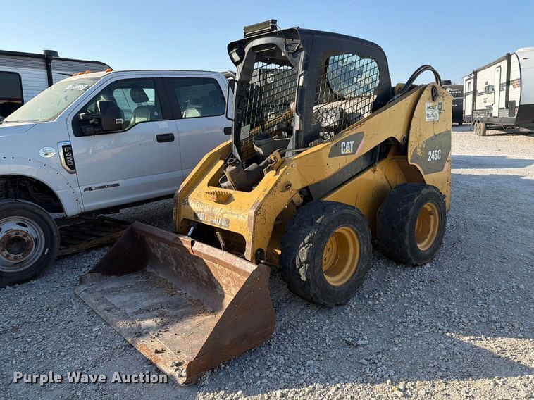 2009 Caterpillar 246C skid steer loader - YA4315