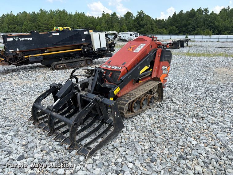 2025 Ditch Witch SK900 compact utility loader - YA4418