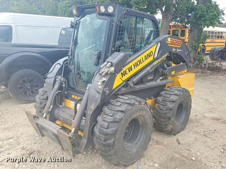 2022 New Holland L328 skid steer loader - YA4491