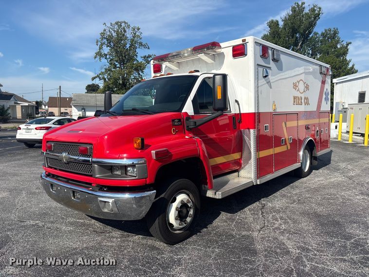 2007 Chevrolet C4500 ambulance - DT2916
