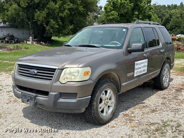 2006 Ford Explorer XLS SUV - DZ4503