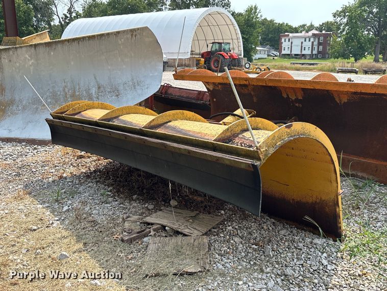 Snow plow - DZ4507