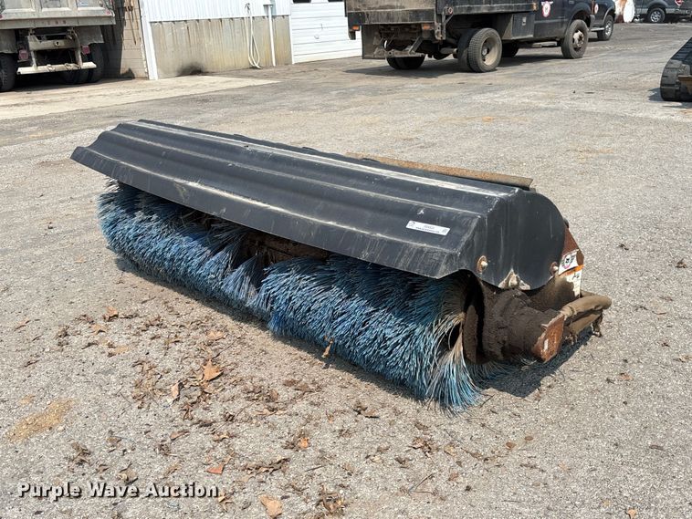 Bobcat 84 Angle Broom skid steer broom - DZ4523