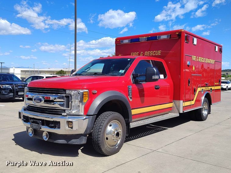 2017 Ford F450 Super Duty Ext. Cab ambulance - ED0139