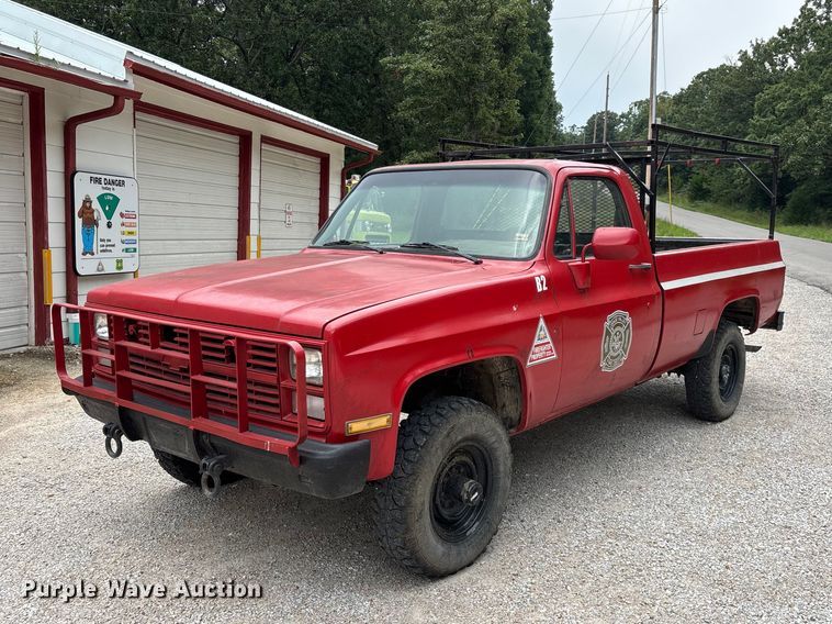 1986 Chevrolet D 30 pickup truck - EO4444