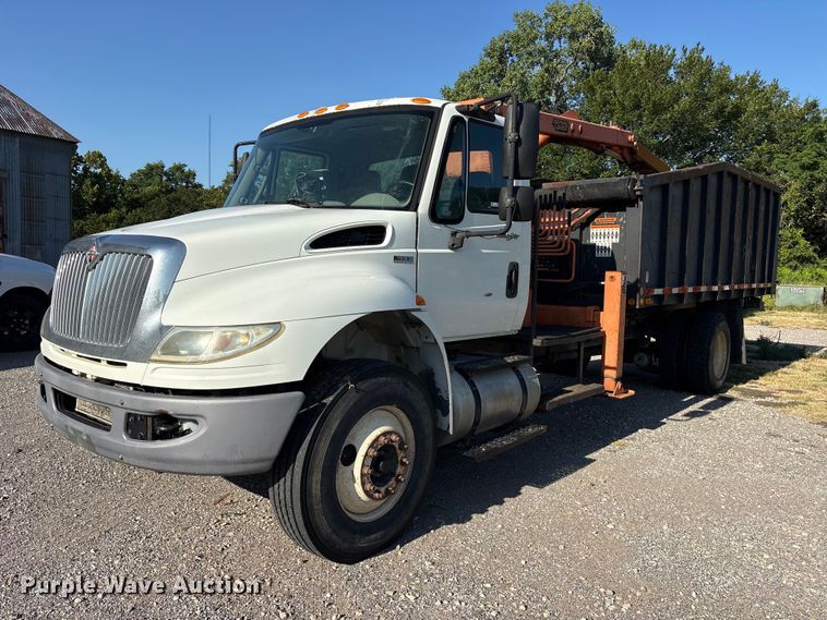 2014 International 4300 grapple truck - ET0378