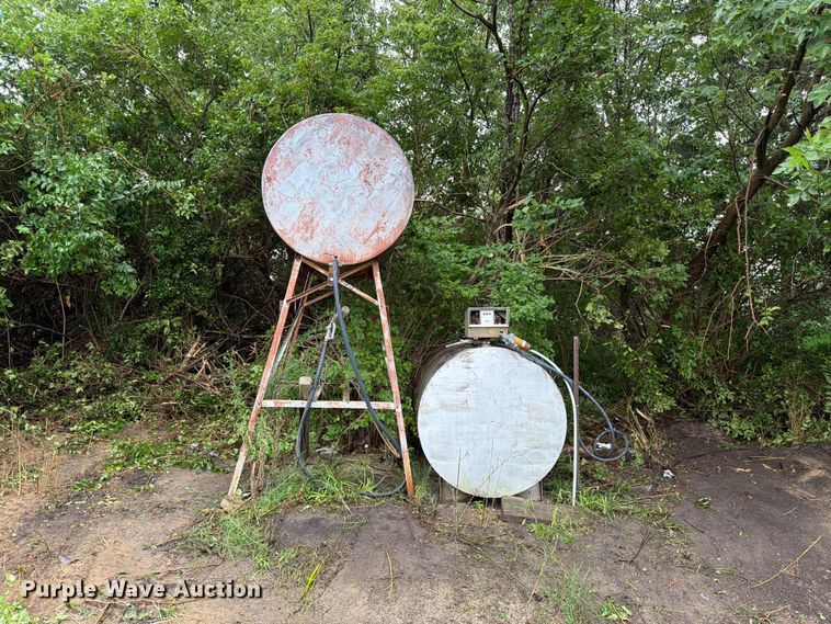 (2) fuel tanks - EV2362