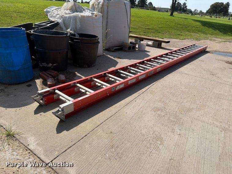 Louisville FE7240 ladder - EV2459