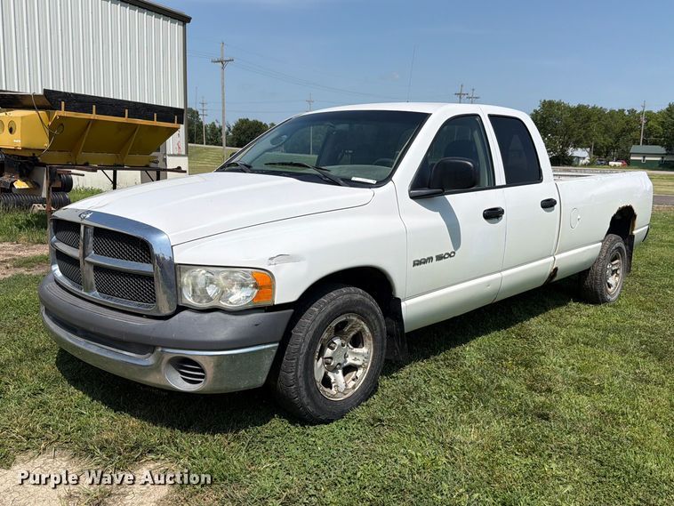 2002 Dodge Ram 1500 Ext. Cab pickup truck - EV2468