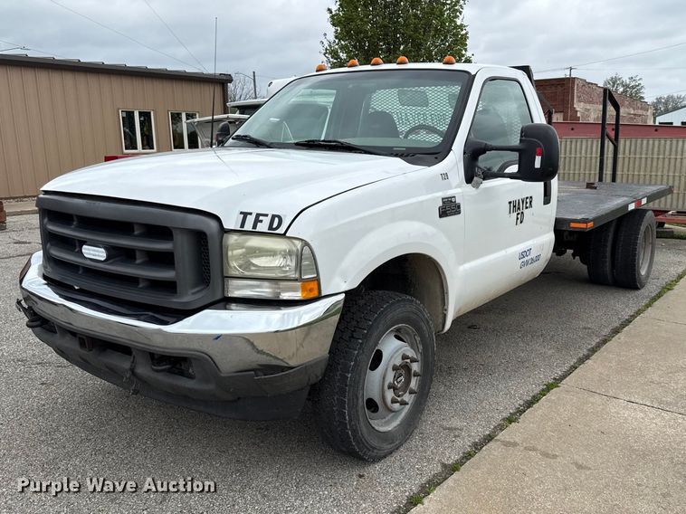 2002 Ford F550 Super Duty XL flatbed truck - EV7662