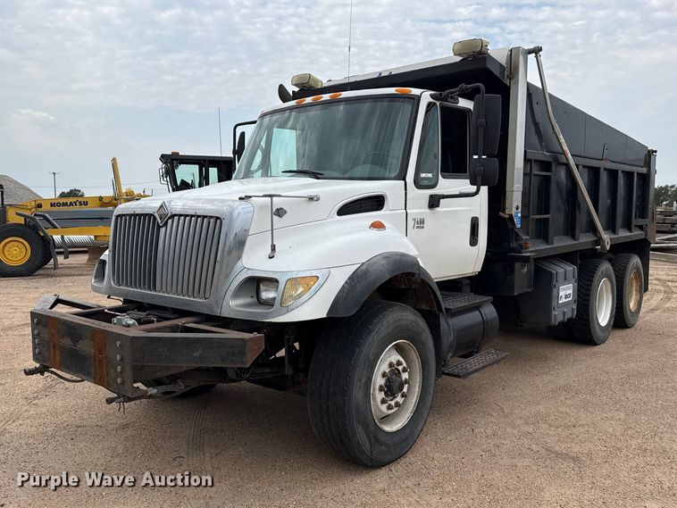 2004 International 7400 dump truck - EW4170