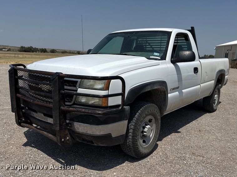 2006 Chevrolet Silverado 2500HD pickup truck - EW4182