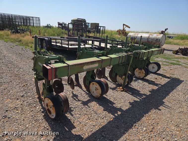 Wetherell 2700 row crop cultivator - EW8562