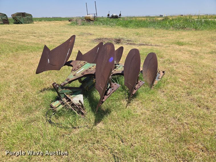 Six bottom two way plow - EW8568